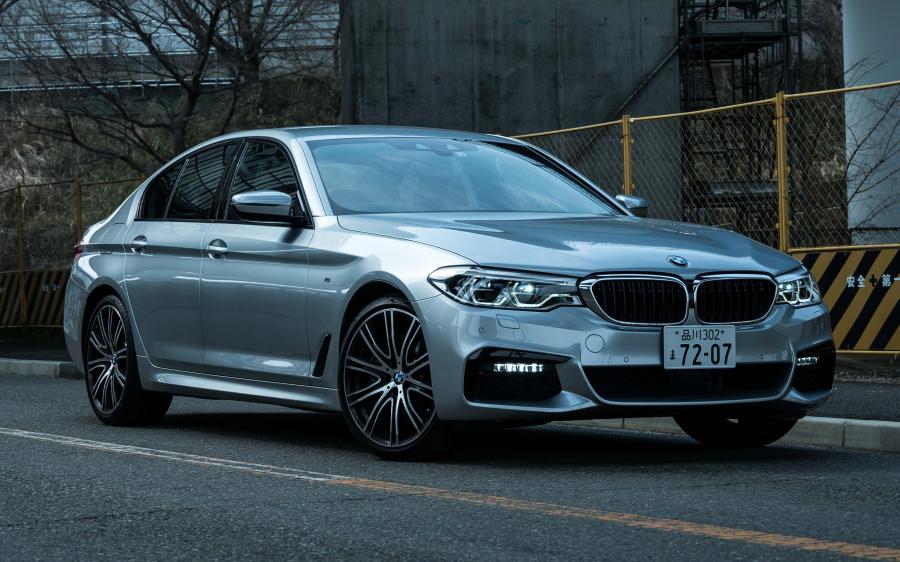 BMW 540i Sedan M Sport (G30) (JP) '2017 - 20